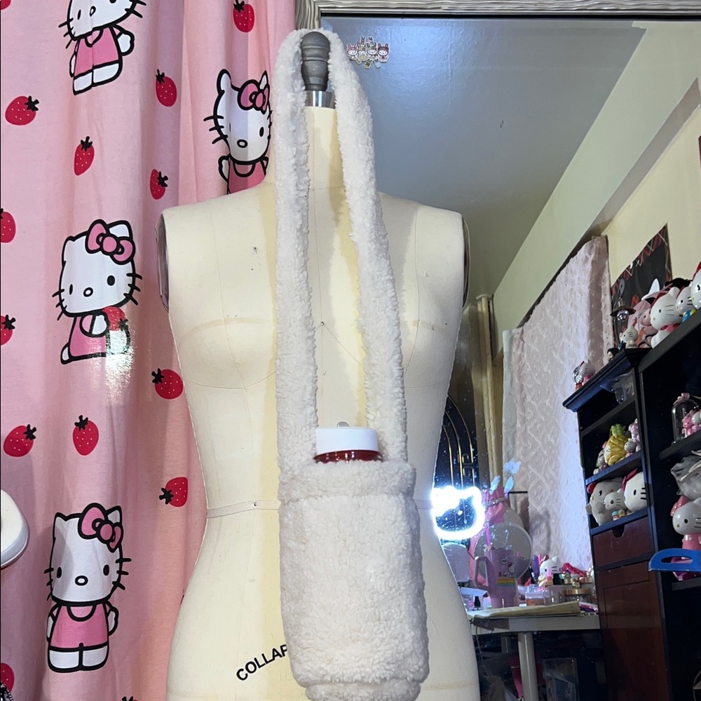 Cozy White Fleece Scarf with Pocket